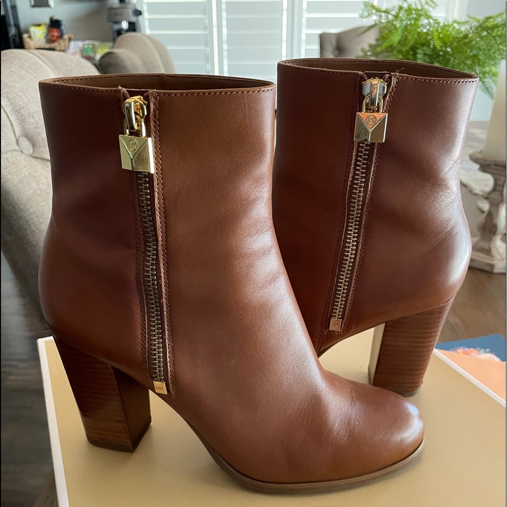 Michael Kors Frenchie Booties Size 6.5
